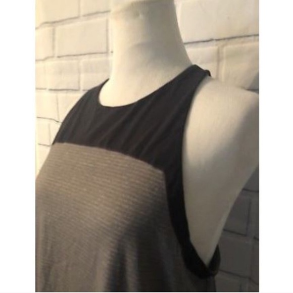 Lululemon Clip-In Tank - Picture 6 of 10